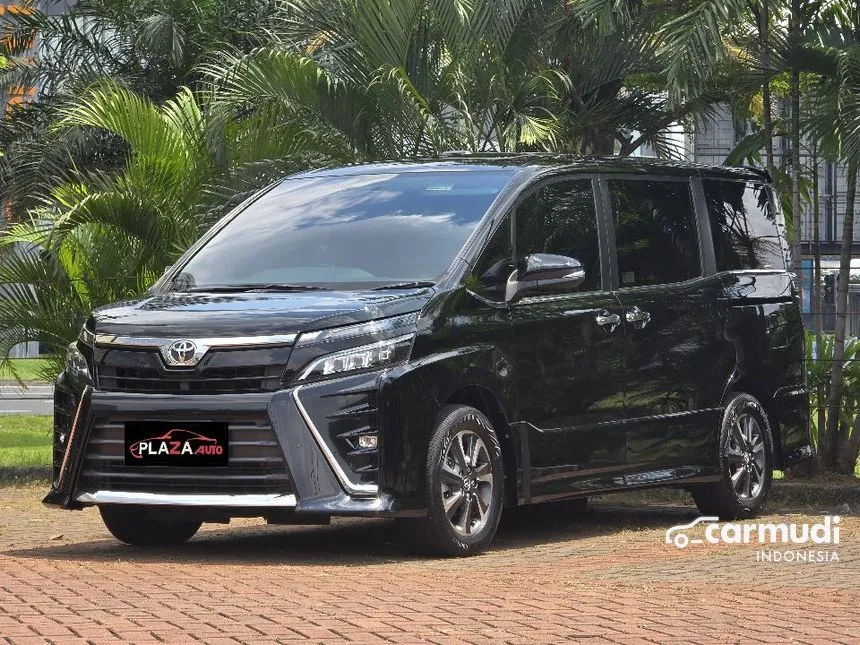 2018 Toyota Voxy MPV
