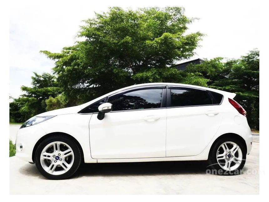 2013 Ford FIESTA Sport Hatchback
