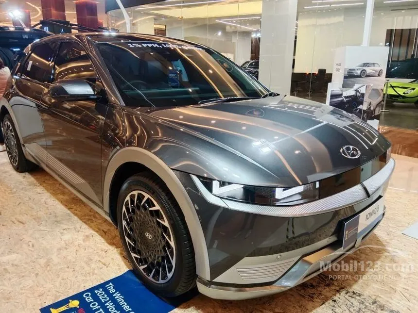 Jual Mobil Hyundai IONIQ 5 2024 Long Range Signature di Banten Automatic Wagon Abu