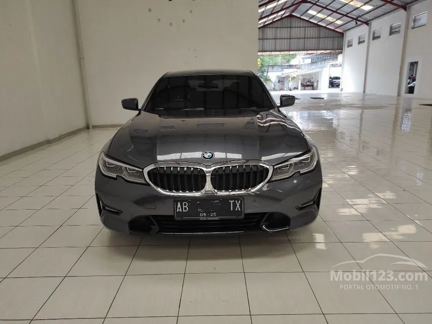 Jual Mobil BMW 320i 2020 Sport 2.0 di Yogyakarta Automatic Sedan Abu
