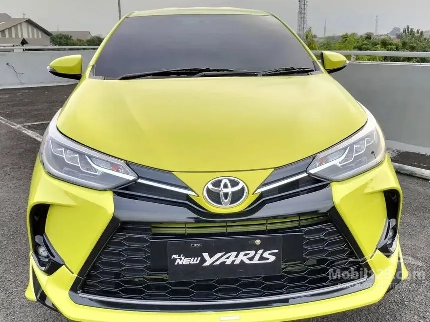 Jual Mobil Toyota Yaris Cross 2025 S 1.5 di Jawa Barat Automatic SUV Kuning Rp 335.000.000