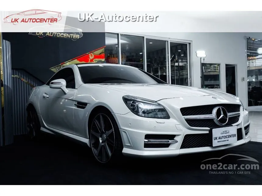 2013 Mercedes-Benz SLK200 AMG Dynamic BlueEFFICIENCY Convertible