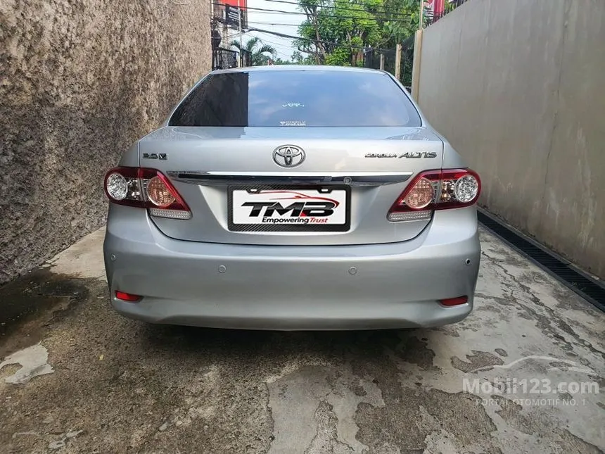 2011 Toyota Corolla Altis V Sedan