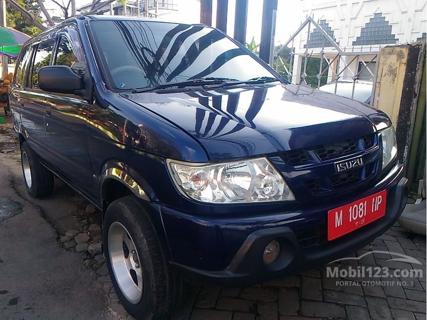 Jual Mobil  Isuzu  Panther  2004 LM 2 5 di Jawa Timur Manual 