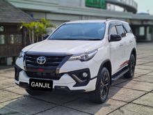 2019 Toyota Fortuner 2.4 TRD SUV LOW KM