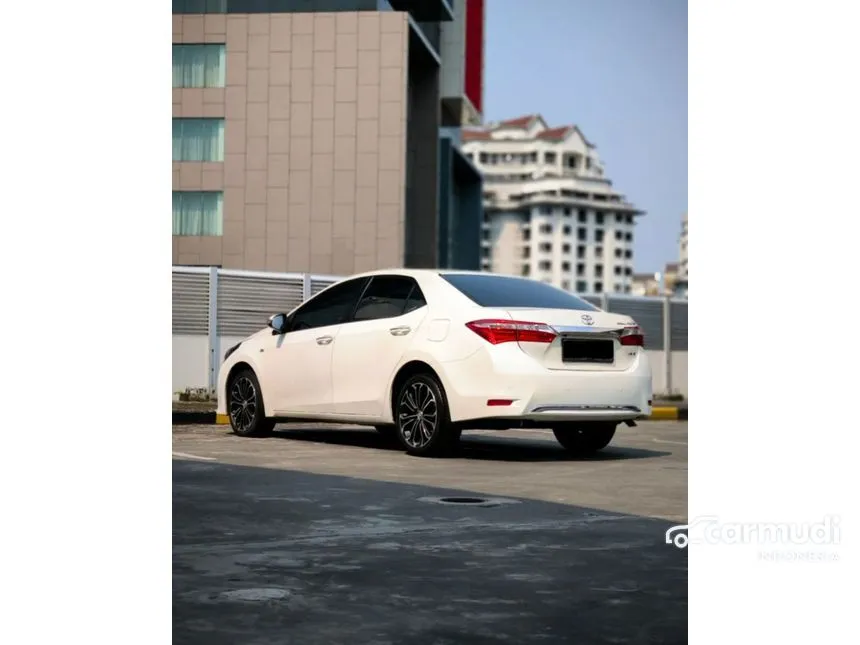 2014 Toyota Corolla Altis V Sedan