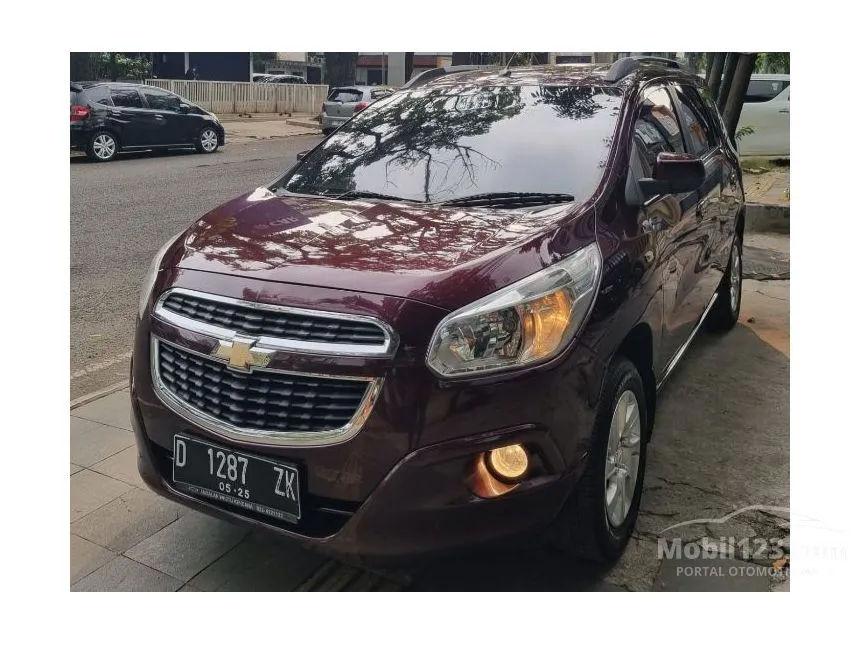Jual Mobil Chevrolet Spin 2014 LTZ 1.5 di Jawa Barat Automatic SUV Marun Rp 119.000.000