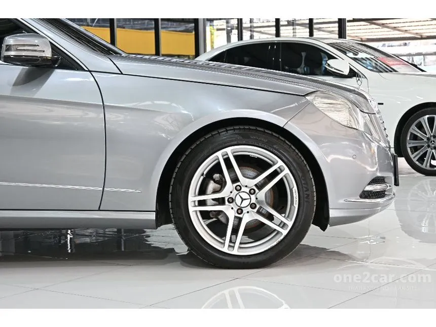 2011 Mercedes-Benz E200 CGI BlueEFFICIENCY Sedan