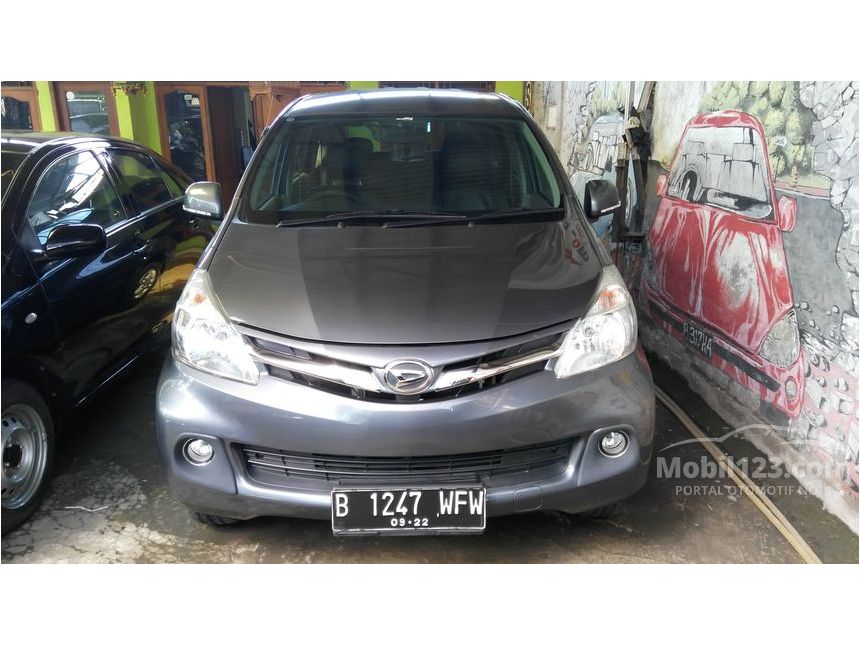 Jual Mobil  Daihatsu  Xenia  2012 R 1 3 di Jawa  Barat  