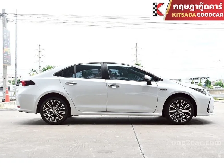 2022 Toyota Corolla Altis Hybrid Premium Sedan