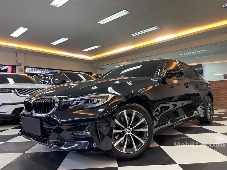 Jual Mobil BMW 320i 2022 Dynamic 2.0 di DKI Jakarta Automatic Sedan Hitam Rp 675.000.000