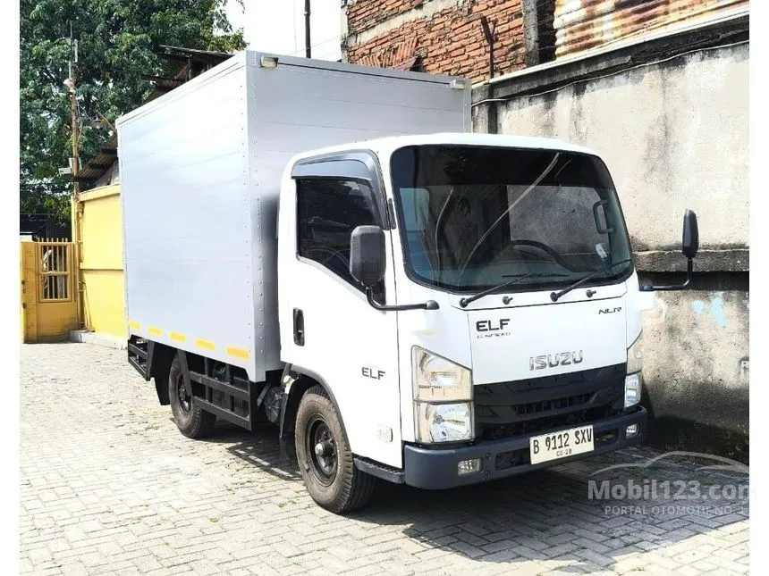 2023 Isuzu Elf NLR Truck