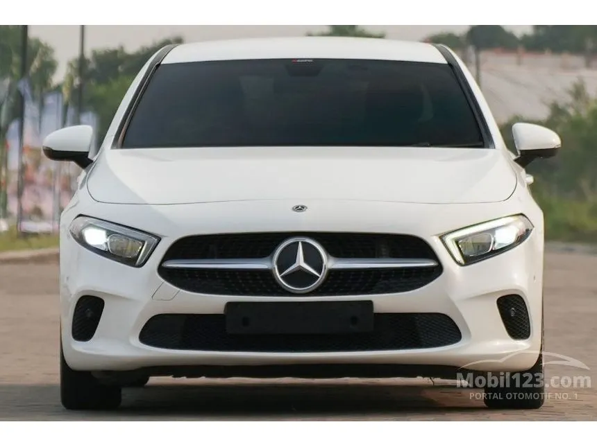 2021 Mercedes-Benz A200 progressive line Sedan