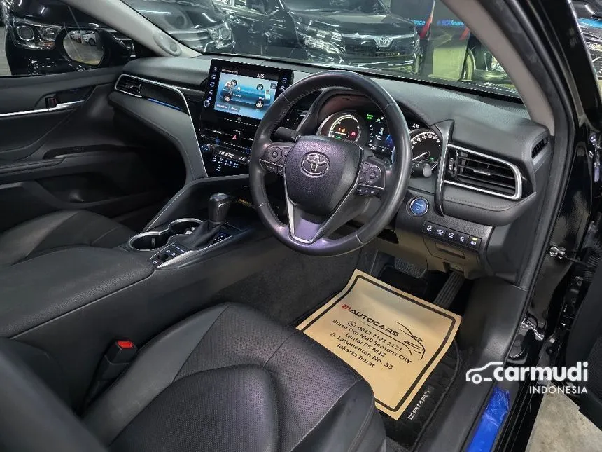 2021 Toyota Camry Hybrid Sedan