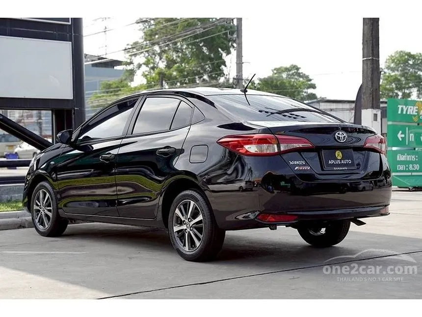 2017 Toyota Yaris Ativ J Sedan