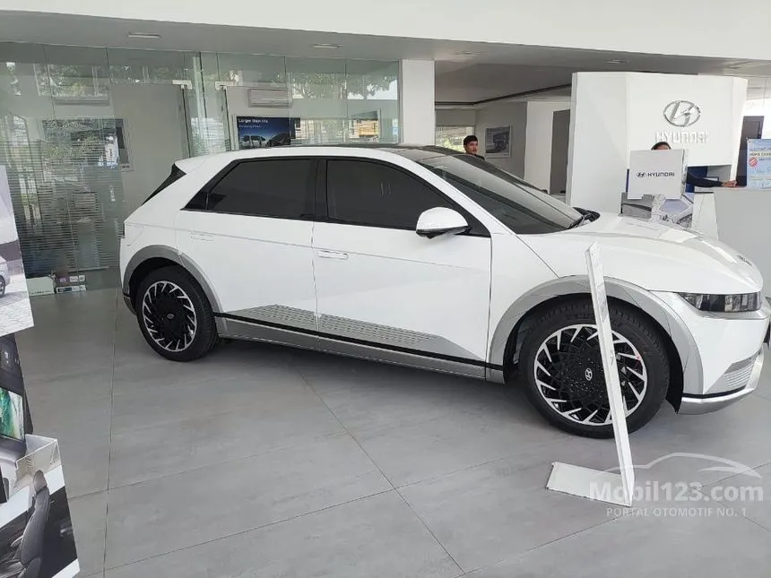 Jual Mobil Hyundai IONIQ 5 2024 Long Range Signature di Jawa Barat Automatic Wagon Putih Rp 682.000.000