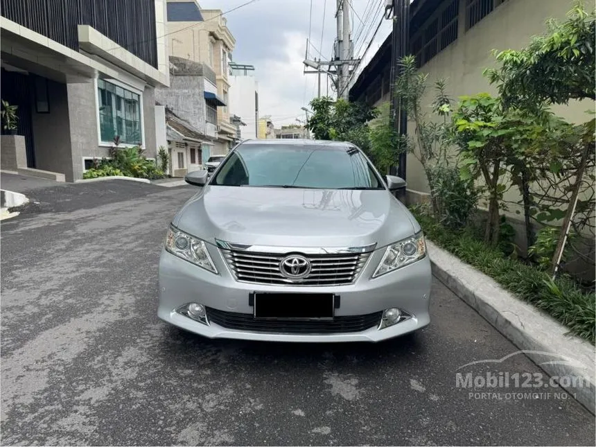 Jual Mobil Toyota Camry 2013 V 2.5 di Sumatera Utara Automatic Sedan Silver Rp 205.000.000