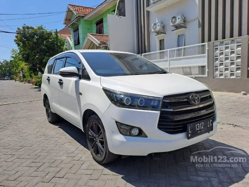 Jual Mobil Toyota Kijang Innova 2020 V 2.0 di Jawa Timur Automatic MPV Putih Rp 305.000.000