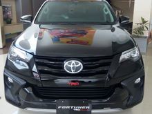 2019 Toyota Fortuner 2.4 TRD SUV