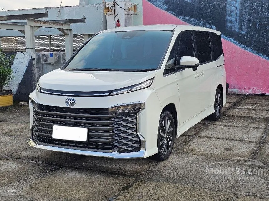 2024 Toyota Voxy (Premium Color) MPV