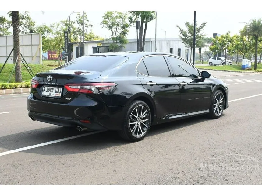 2023 Toyota Camry V Sedan