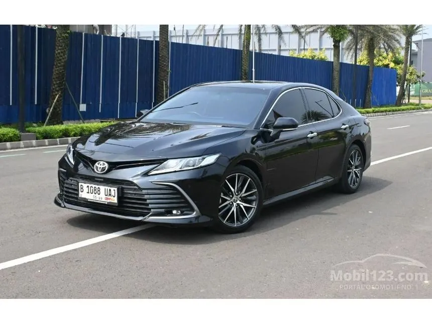 2023 Toyota Camry V Sedan