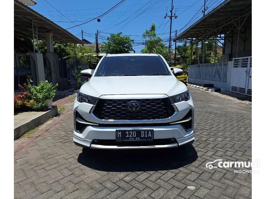 Jual Mobil Toyota Kijang Innova Zenix 2023 Q HV TSS Modellista 2.0 di Jawa Timur Automatic Wagon Putih Rp 540.000.000