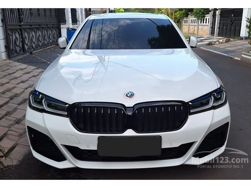 Jual Mobil BMW 520i 2022 M Sport 2.0 di DKI Jakarta Automatic Sedan Putih Rp 899.000.000