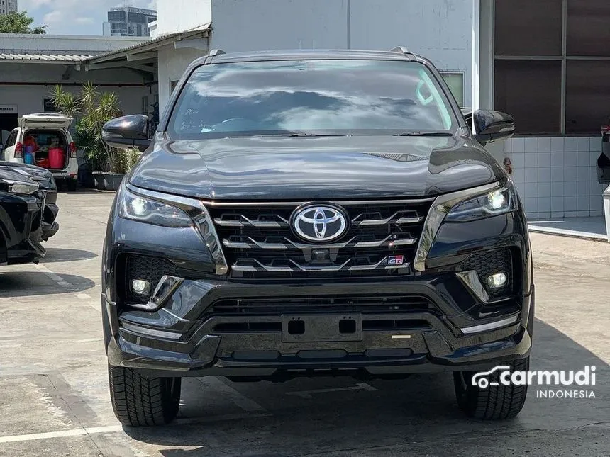 Jual Mobil Toyota Fortuner 2024 GR Sport 2.8 di Jawa Barat Automatic SUV Hitam Rp 584.700.000