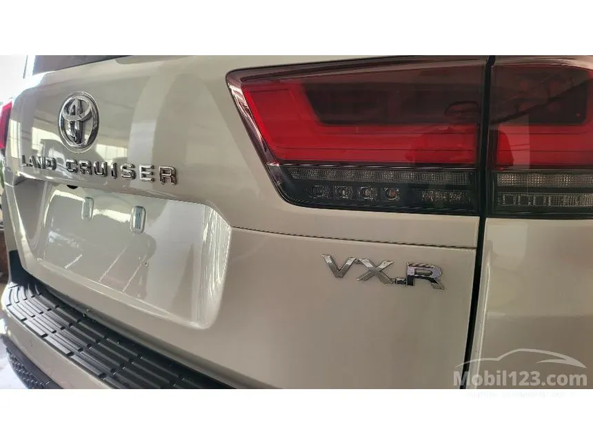 2026 Toyota Land Cruiser 300 VX-R (Premium Colour) SUV