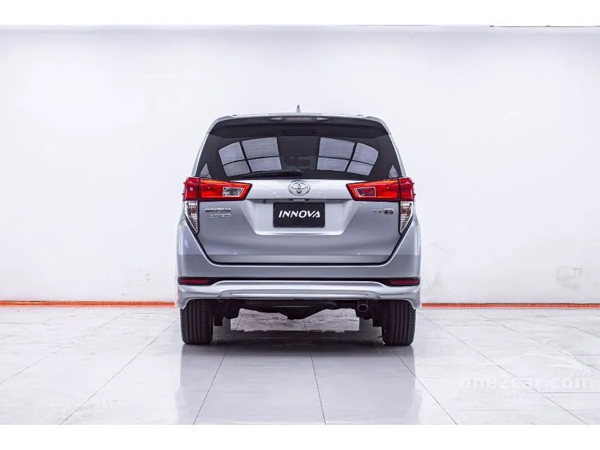 2017 Toyota INNOVA Crysta V Wagon