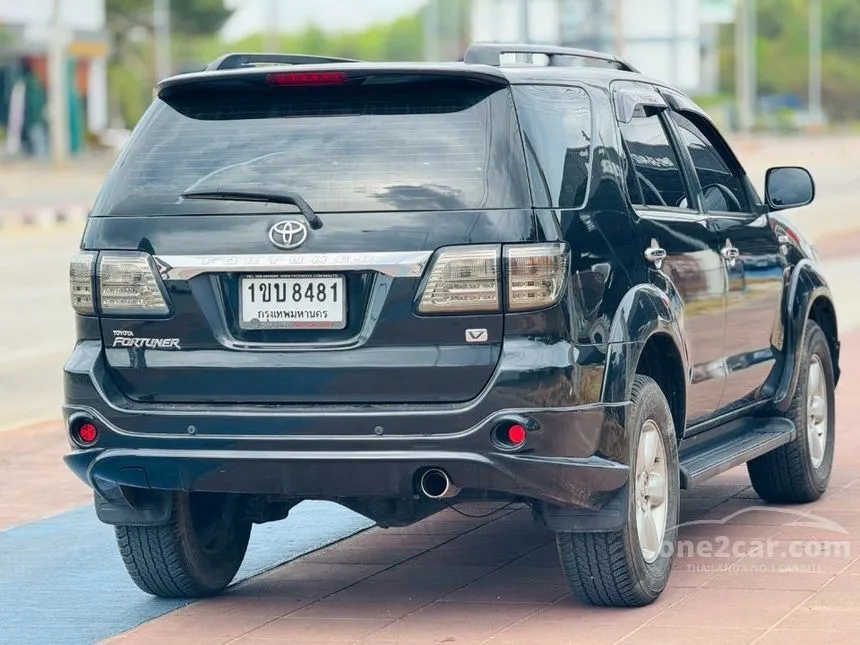 2011 Toyota FORTUNER V SUV
