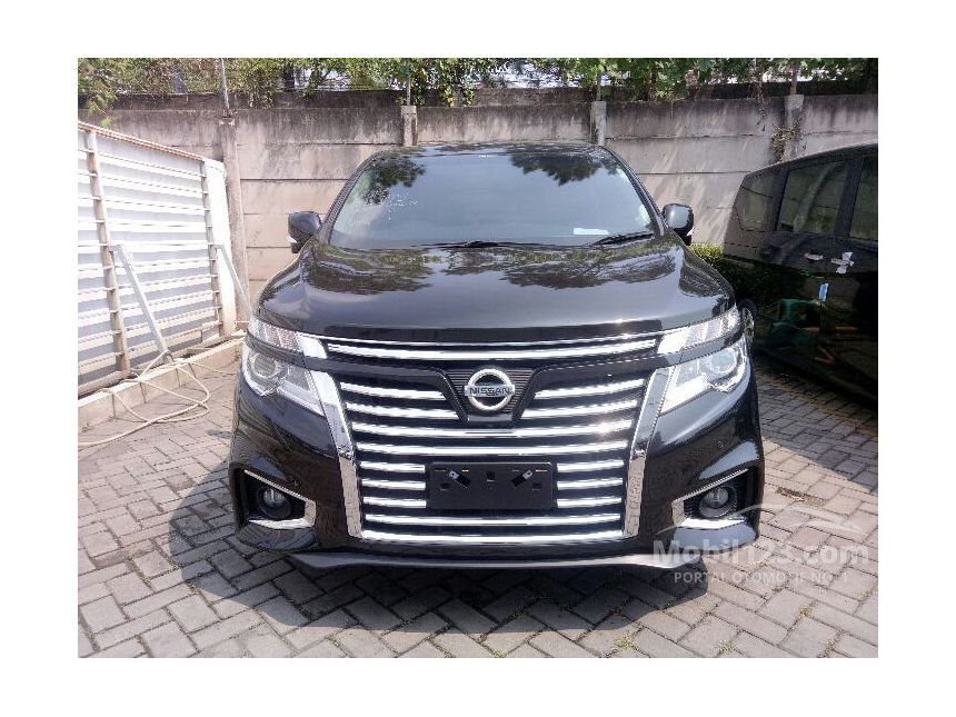 Nissan elgrand 2018