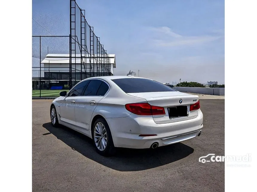 2018 BMW 530i Luxury Sedan