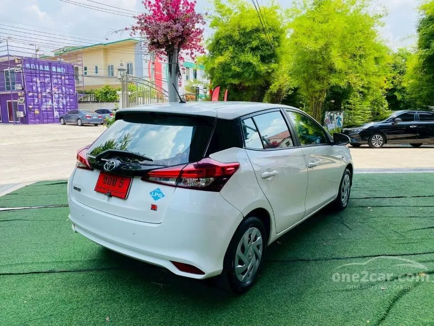 2022 Toyota YARIS Entry Hatchback