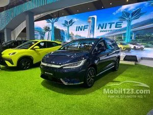 2025 BYD M6 Superior Captain 6 Seater MPV