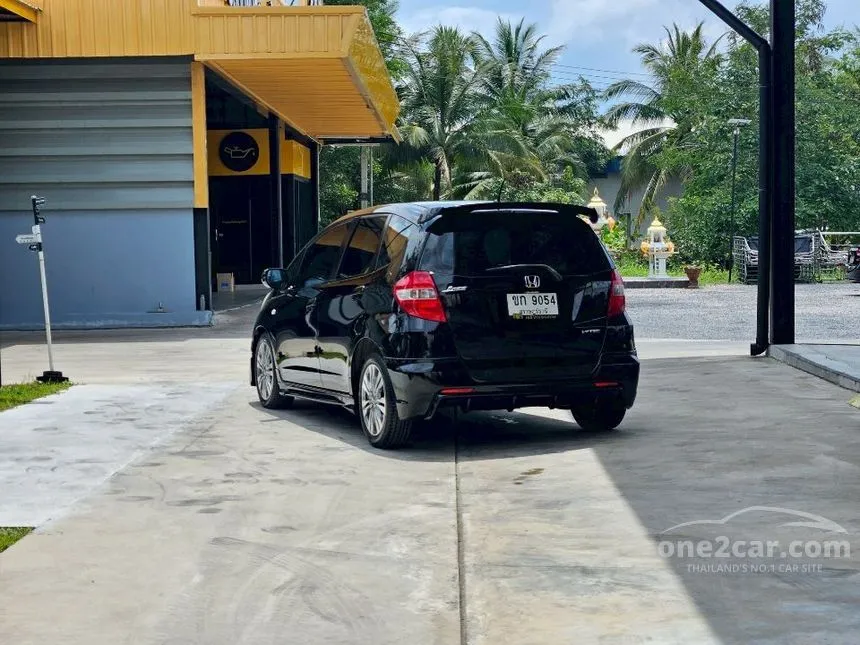2012 Honda JAZZ V Hatchback