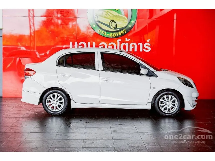 2013 Honda Brio Amaze V Sedan