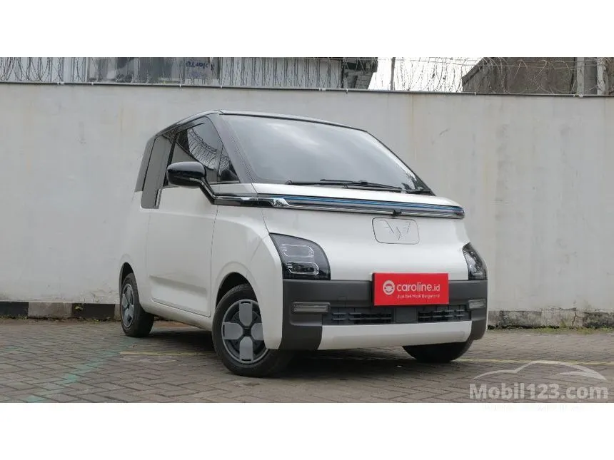 2022 Wuling Air EV Long Range Hatchback