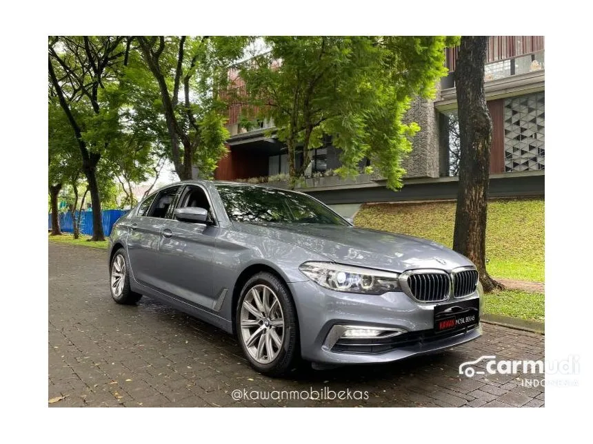 2018 BMW 520i Luxury Sedan