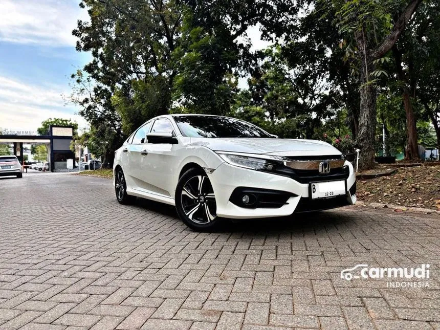 2018 Honda Civic ES Sedan
