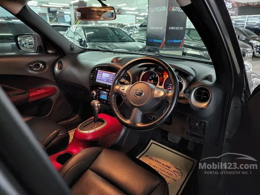 2017 Nissan Juke RX Red Interior SUV
