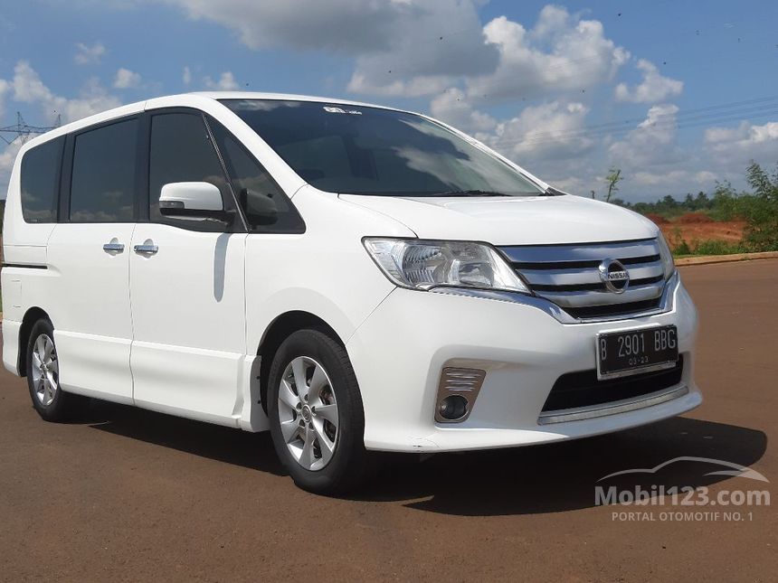 Nissan serena 2013