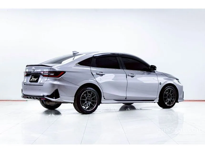 2022 Toyota Yaris Ativ Premium Luxury Sedan