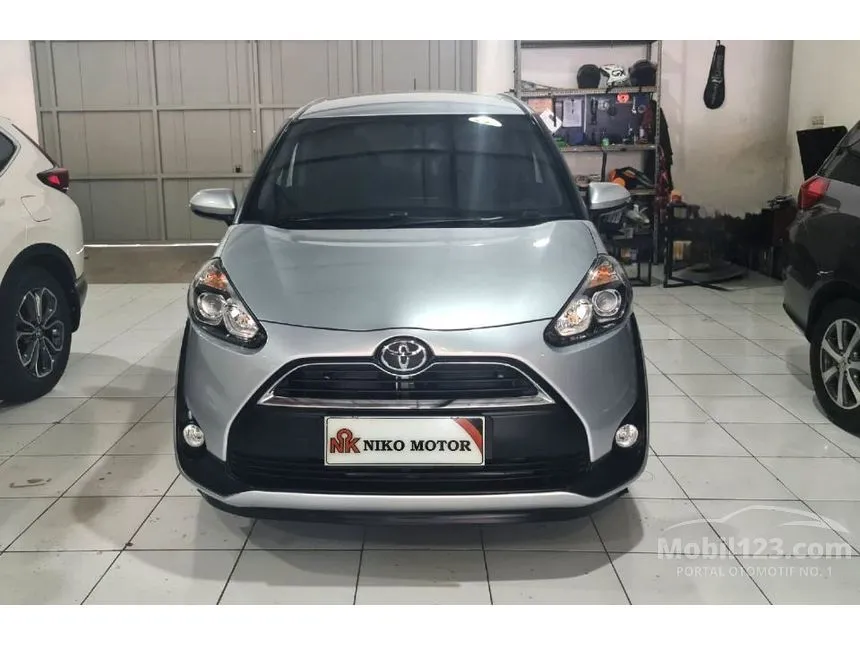Jual Mobil Toyota Sienta 2017 V 1.5 di Jawa Barat Automatic MPV Silver Rp 165.000.000