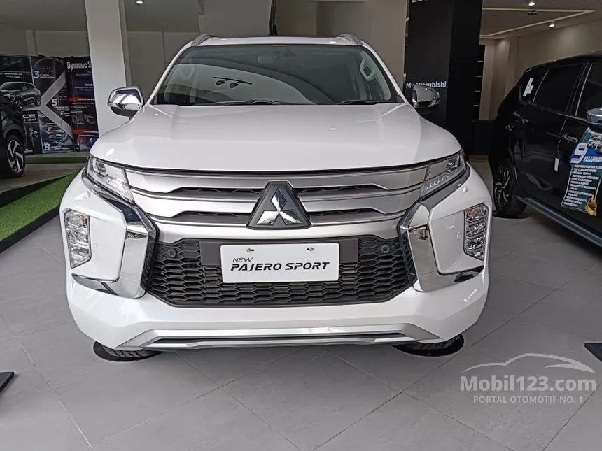 Jual Mobil Mitsubishi Pajero Sport 2023 Exceed 2.5 di Jawa Barat Automatic SUV Putih Rp 528.000.000