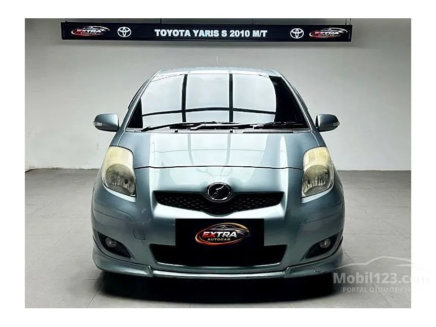 2010 Toyota Yaris S Hatchback