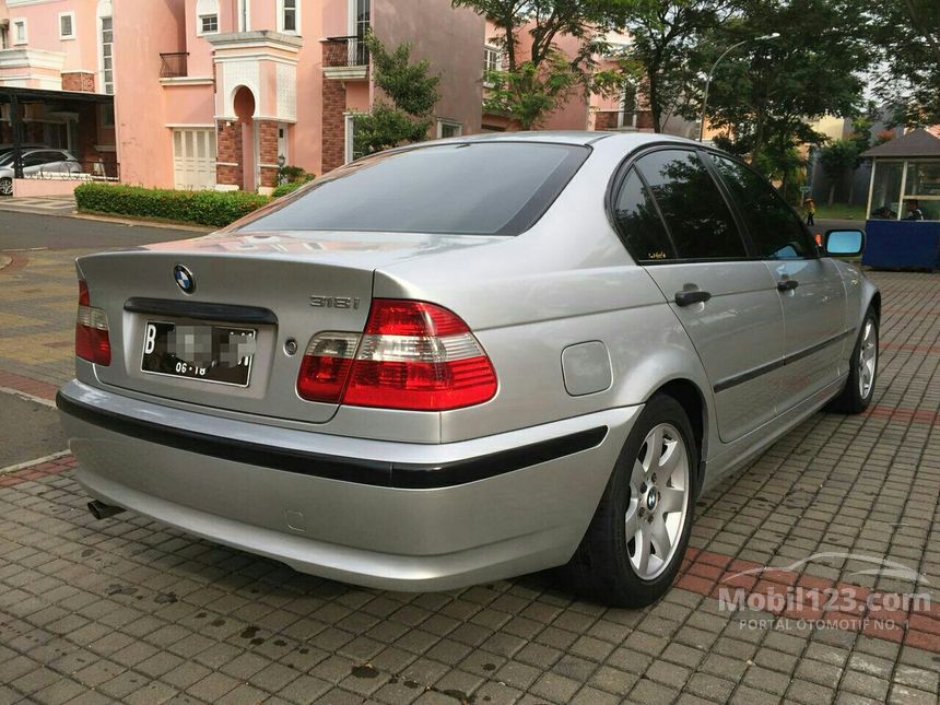 2004 BMW 318i 2.0 Automatic Sedan