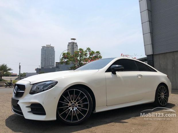  Mercedes - Benz E-Class Mobil Bekas Baru dijual di Indonesia - Dari 246 