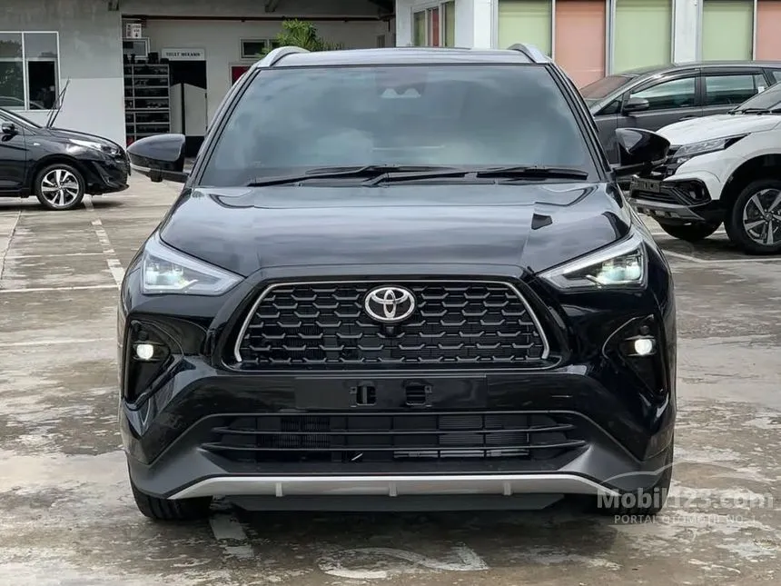 Jual Mobil Toyota Yaris Cross 2024 S HV (2 Tone) with GR Parts Aero Pkg (Prem clr) 1.5 di Jawa Barat Automatic SUV Hitam Rp 330.000.000